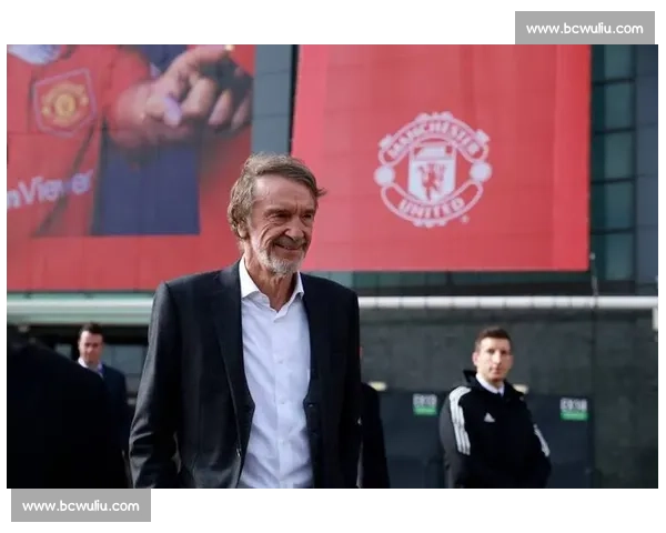 曼联否决莱万引进:拉特克利夫拒踏暮年球星陷阱